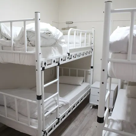 Rooster Hostel İzmir