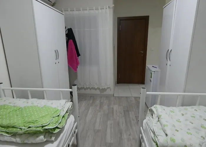 Rooster Hostel Σμύρνη