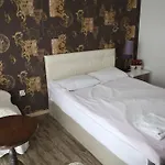 Rooster Hostel *